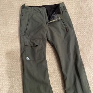 Used dark green quick silver mens large snow pants
